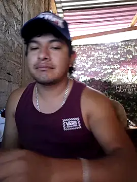 Snapshot of GusssHOT chatting on April 9, 2026, 3:18 pm GusssHOT online show from April 9, 2026, 3:18 pm