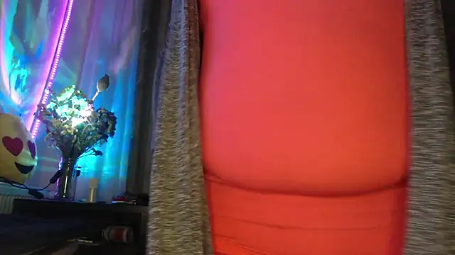Snapshot of amorelara chatting on July 18, 2026, 10:24 am amorelara online show from July 18, 2026, 10:24 am