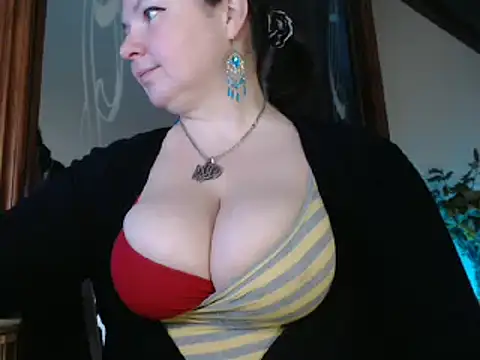 amorelara online show from February 23, 2025, 6:38 am
