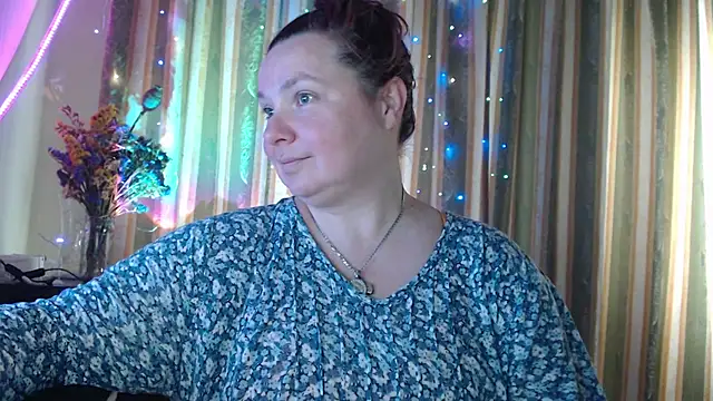 Snapshot of amorelara chatting on June 4, 2026, 3:17 pm amorelara online show from June 4, 2026, 3:17 pm