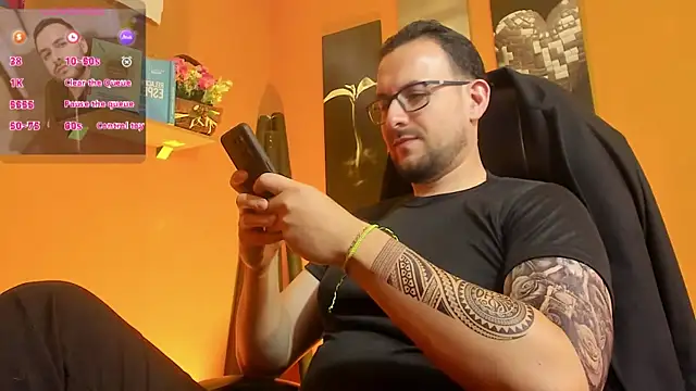 Snapshot of Jerry_hot1 chatting on October 31, 2025, 12:57 pm Jerry hot1 online show from October 31, 2025, 12:57 pm