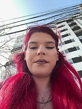 RiriRoseey online show from April 15, 2026, 7:47 am