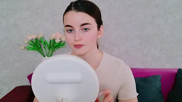 Miss Arwen online show from November 12, 2025, 5:44 am