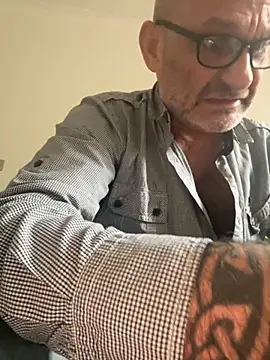 Snapshot of Shyboy817 chatting on September 18, 2025, 1:58 pm Shyboy817 online show from September 18, 2025, 1:58 pm