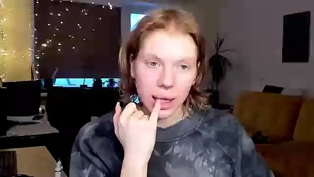 Snapshot of StellaDavis chatting on February 14, 2025, 2:02 pm StellaDavis online show from February 14, 2025, 2:02 pm