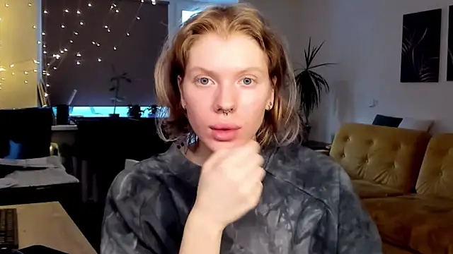 Snapshot of StellaDavis chatting on February 13, 2025, 1:37 pm StellaDavis online show from February 13, 2025, 1:37 pm