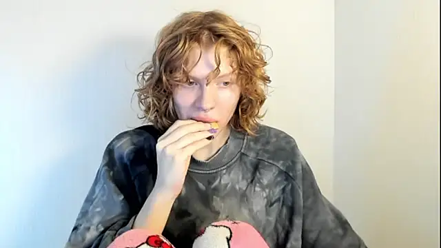 Snapshot of StellaDavis chatting on October 21, 2025, 10:47 am StellaDavis online show from October 21, 2025, 10:47 am