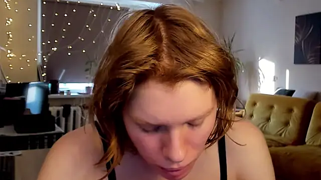 Snapshot of StellaDavis chatting on February 25, 2025, 12:38 pm StellaDavis online show from February 25, 2025, 12:38 pm