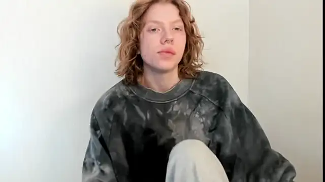 Snapshot of StellaDavis chatting on October 2, 2025, 9:12 am StellaDavis online show from October 2, 2025, 9:12 am