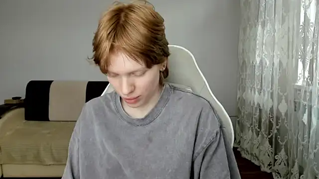 Snapshot of StellaDavis chatting on June 5, 2026, 12:11 pm StellaDavis online show from June 5, 2026, 12:11 pm