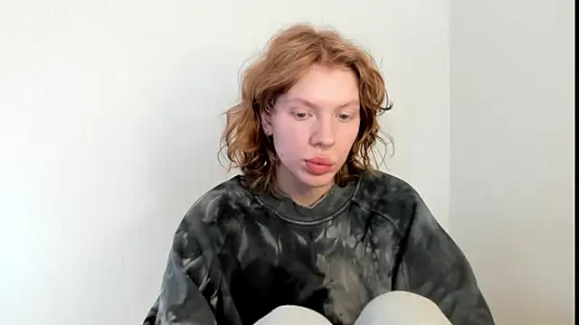 Snapshot of StellaDavis chatting on October 3, 2025, 10:39 am StellaDavis online show from October 3, 2025, 10:39 am