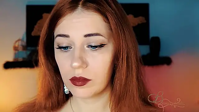 MissBeverlyMills online show from December 15, 2025, 5:13 am