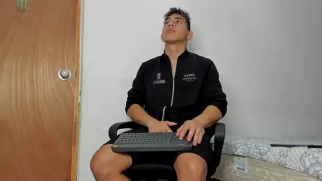 andrew rose  online show from January 15, 2026, 4:54 pm