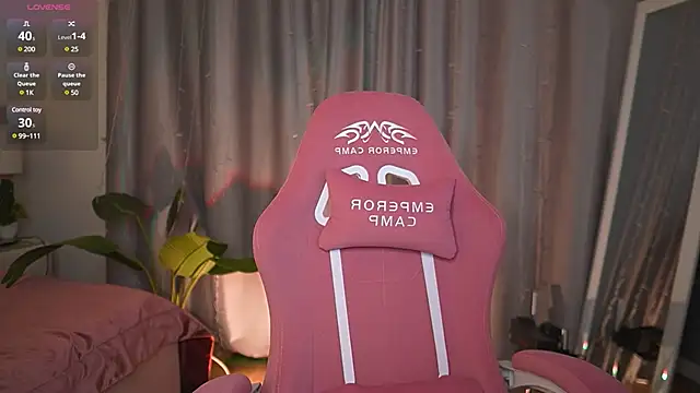 Snapshot of Lala_Land_ chatting on February 21, 2025, 4:48 pm Lala Land online show from February 21, 2025, 4:48 pm