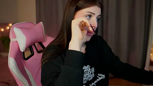 Snapshot of Lala_Land_ chatting on February 1, 2025, 7:55 pm Lala Land online show from February 1, 2025, 7:55 pm