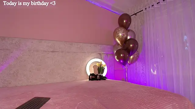 VeronicaMartiin online show from October 20, 2025, 4:51 pm