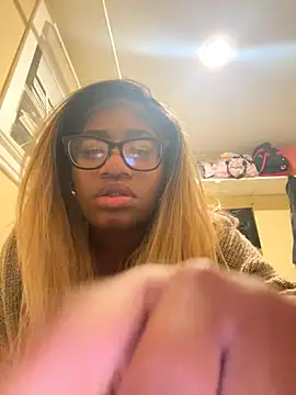 xDestineeXX online show from November 5, 2025, 9:34 am