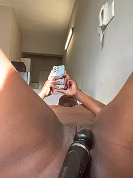 Snapshot of Kinkyy_ chatting on October 23, 2025, 1:54 pm Kinkyy online show from October 23, 2025, 1:54 pm