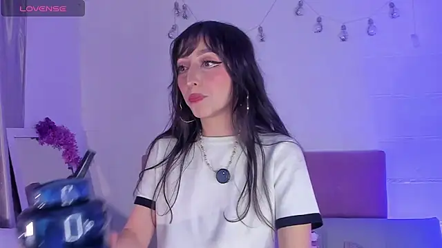 v1cky  online show from April 4, 2026, 12:28 am