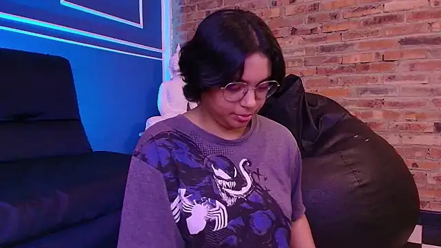 Snapshot of Emmapark_ chatting on January 18, 2026, 4:10 pm Emmapark online show from January 18, 2026, 4:10 pm