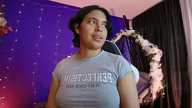 Snapshot of Emmapark_ chatting on January 17, 2026, 7:17 pm Emmapark online show from January 17, 2026, 7:17 pm