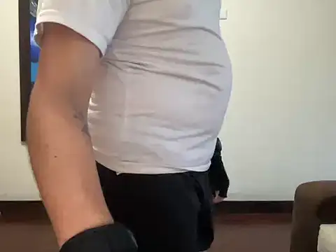 littlelatinhunter online show from November 28, 2025, 11:21 am