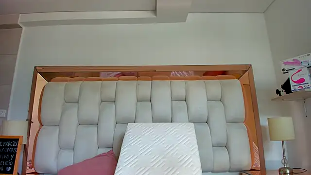 emilyparkerr01 online show from October 31, 2025, 3:08 pm