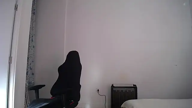 Snapshot of Contantin_helena chatting on December 1, 2025, 11:22 am Contantin helena online show from December 1, 2025, 11:22 am