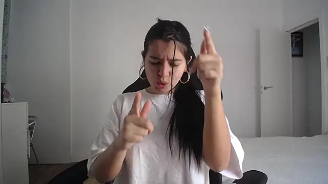 Snapshot of Contantin_helena chatting on January 6, 2026, 1:15 pm Contantin helena online show from January 6, 2026, 1:15 pm