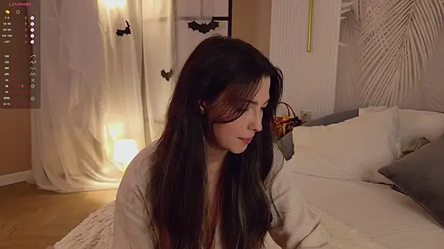 Miley Smile online show from November 6, 2025, 5:28 pm