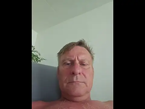 johnnym1 online show from June 21, 2026, 7:47 am