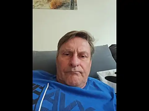 Snapshot of johnnym1 chatting on March 9, 2026, 4:21 pm johnnym1 online show from March 9, 2026, 4:21 pm