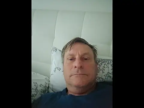 Snapshot of johnnym1 chatting on February 9, 2026, 6:55 am johnnym1 online show from February 9, 2026, 6:55 am