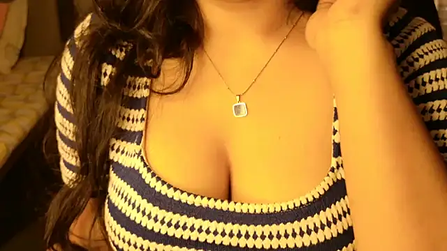 Snapshot of Spice-Summi chatting on July 20, 2026, 10:01 pm Spice-Summi online show from July 20, 2026, 10:01 pm