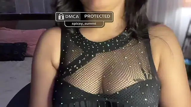 Snapshot of Spice-Summi chatting on June 25, 2026, 6:24 pm Spice-Summi online show from June 25, 2026, 6:24 pm