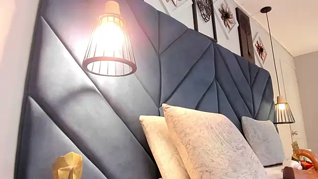 Snapshot of sarita_hills chatting on February 18, 2026, 4:32 am sarita hills online show from February 18, 2026, 4:32 am