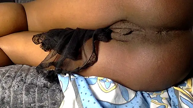 t-NaughtyLicia online show from April 4, 2026, 4:24 pm