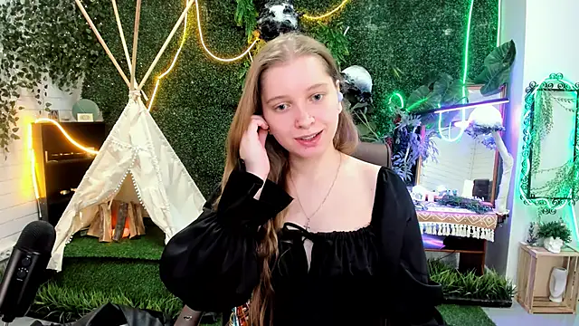 MayaSinabon online show from October 5, 2025, 12:18 pm