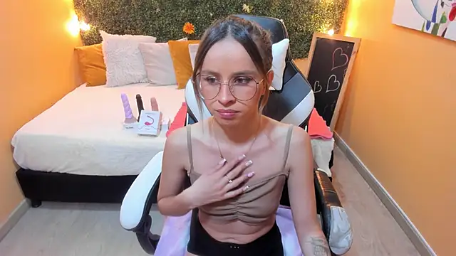 Violeta Hernandez online show from December 19, 2024, 3:41 pm