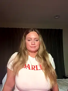 Sophie Raegan online show from December 17, 2025, 12:21 pm