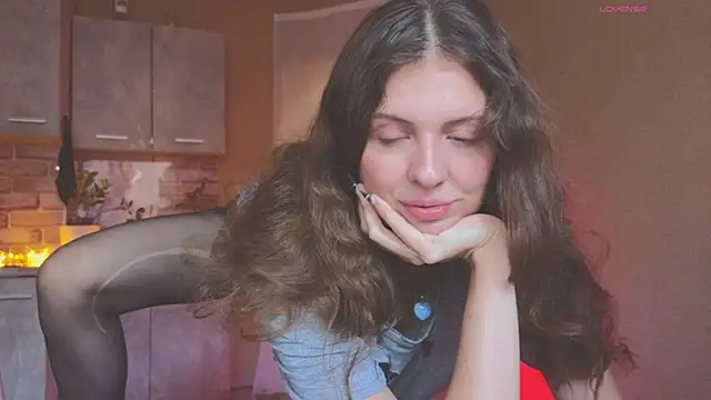 Sereta Finn online show from November 15, 2025, 10:52 am