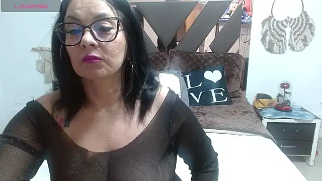 lindaesmeralda online show from February 14, 2025, 5:57 pm