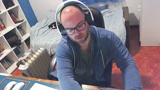 ravingr4d4 online show from February 11, 2026, 10:15 am