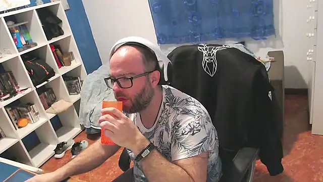 ravingr4d4 online show from February 21, 2026, 12:45 am