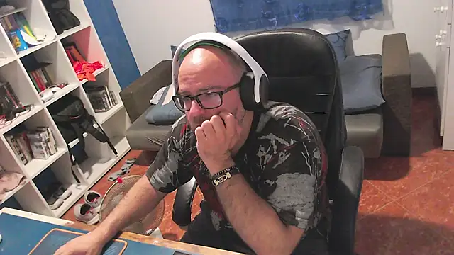 ravingr4d4 online show from May 27, 2026, 9:55 pm
