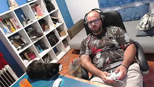 ravingr4d4 online show from September 22, 2025, 8:37 pm