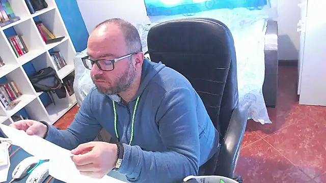 ravingr4d4 online show from February 12, 2026, 11:10 am