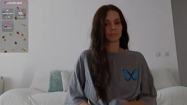 LilyRoselyn online show from October 27, 2025, 11:55 am