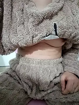 Snapshot of SweetGirl2k2 chatting on November 13, 2025, 10:57 pm SweetGirl2k2 online show from November 13, 2025, 10:57 pm