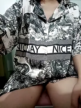 SweetGirl2k2 online show from March 25, 2026, 8:19 pm